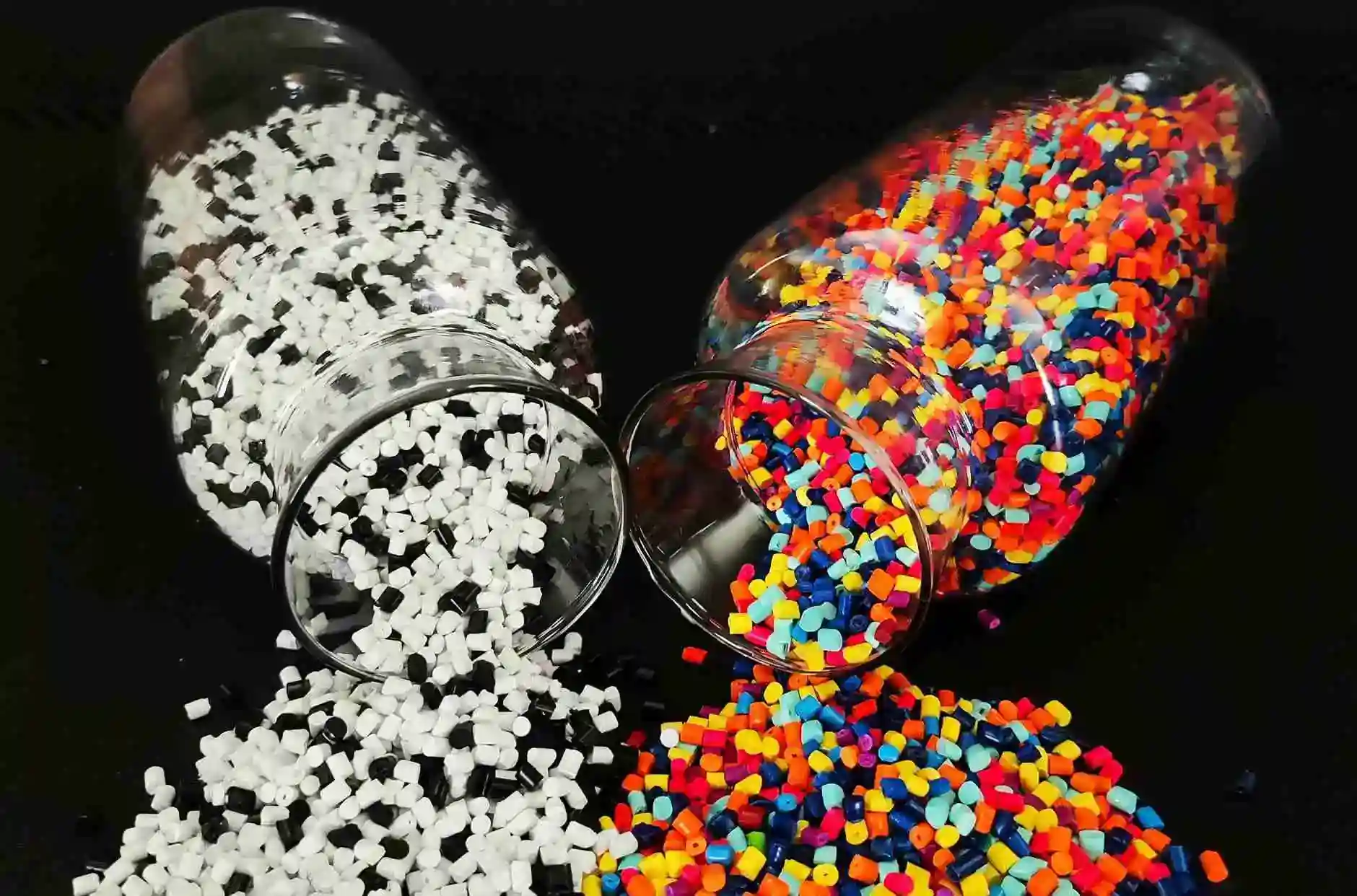 Kaysapolymer as a masterbatch manufacturer is a Pioneer in the Plastic Industry, polymer additives & compounds